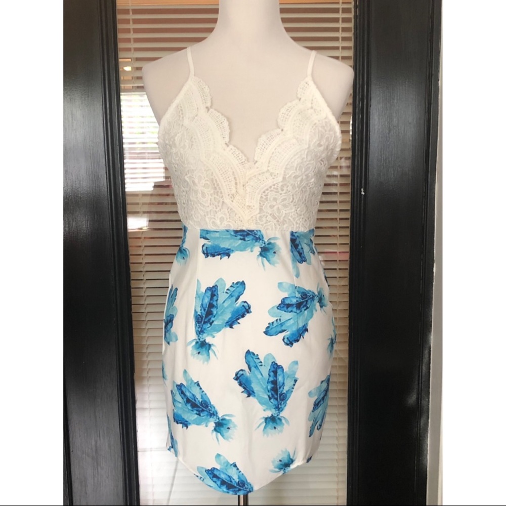 Boutique Crossback Dress - Picture 5 of 5